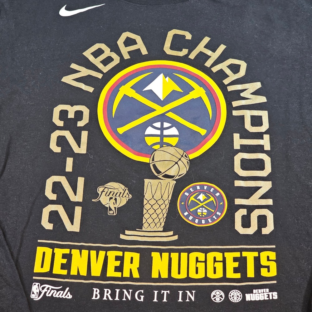 Denver Nuggets 22-23 NBA Champions Nike Mens XXL The Nike Tee Black Long Sleeve